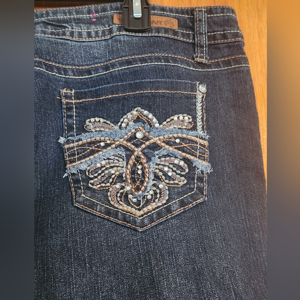 Capris - Picture 3 of 5